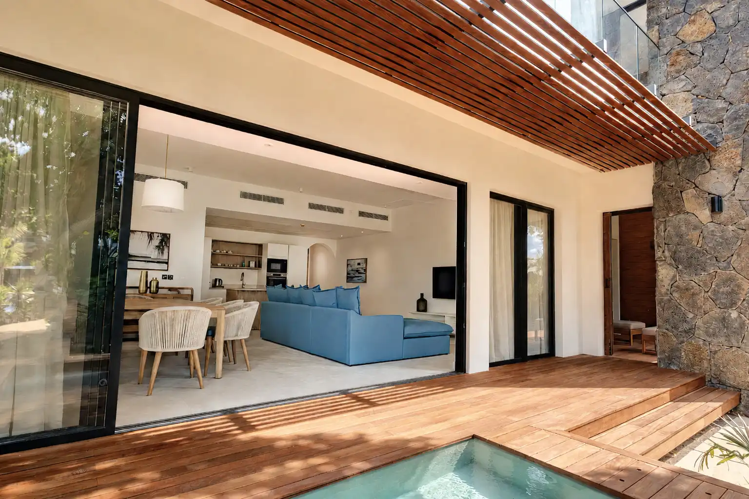 Sunny-Splash-2-bedrooms-Apart-11