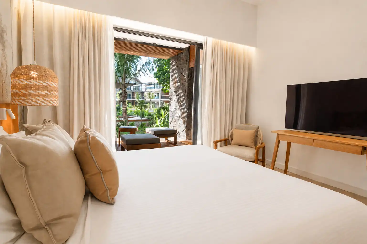 Sunny-Splash-2-bedrooms-Apart-9